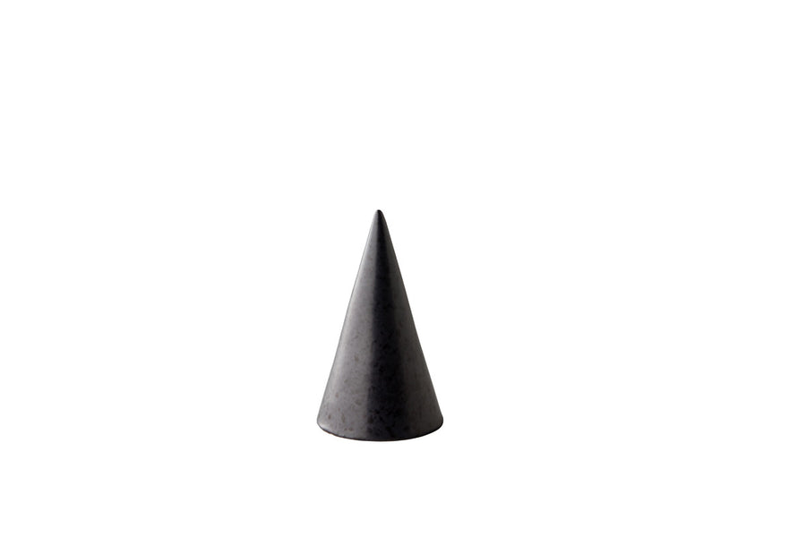 Formes pyramid noir 6,2 x 10,5 cm